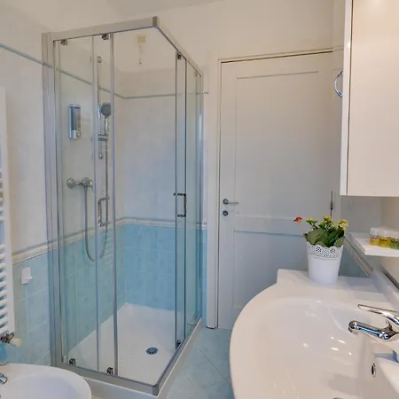 Katja's Flower Valley - 90m2 아파트 고리치아